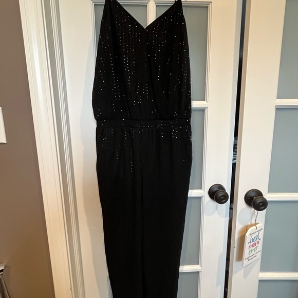 Elegant Black Sleeveless Jumpsuit - Picture 1 of 5